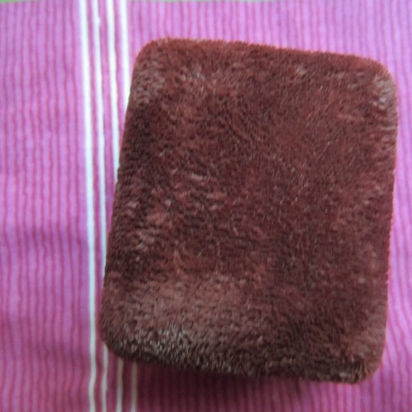 DELTAH 14KT GOLD FILL POSTS WITH CUBIC ZIRCONIA STONE - Picture 4 of 7